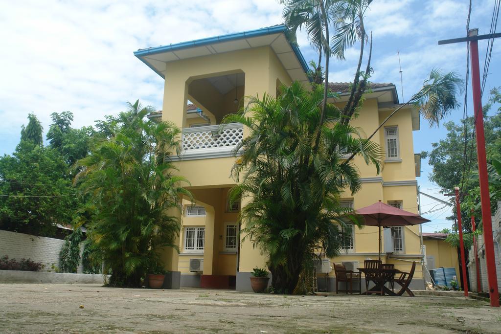 Golden Guest Inn Yangon Exterior photo