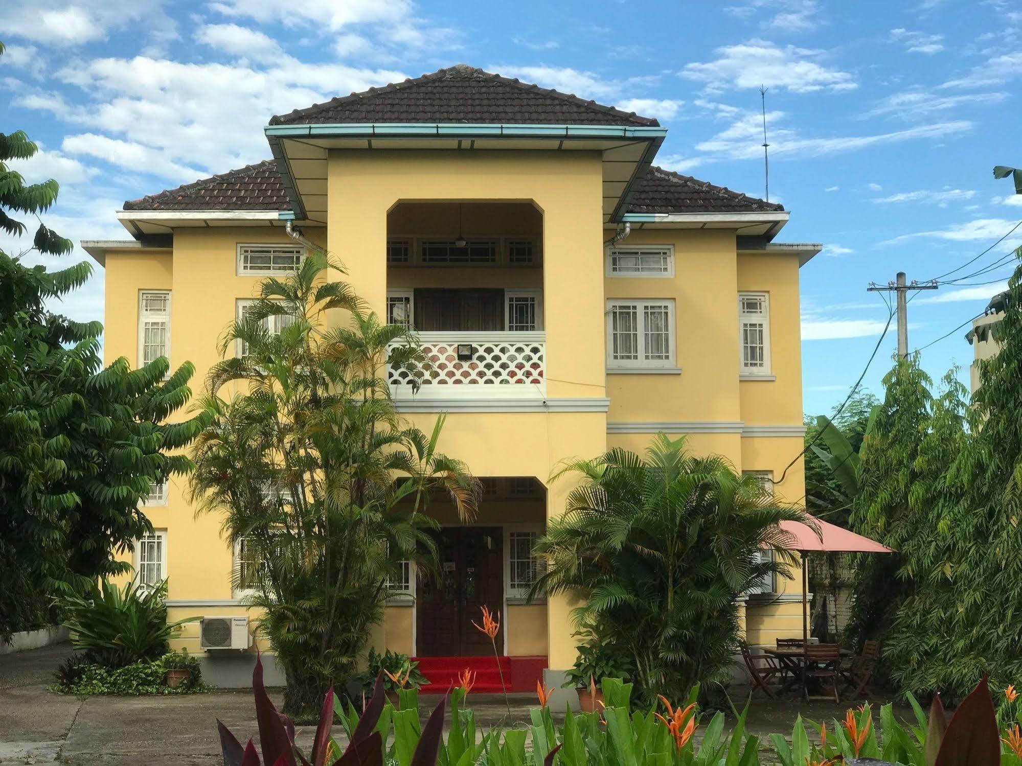 Golden Guest Inn Yangon Exterior photo