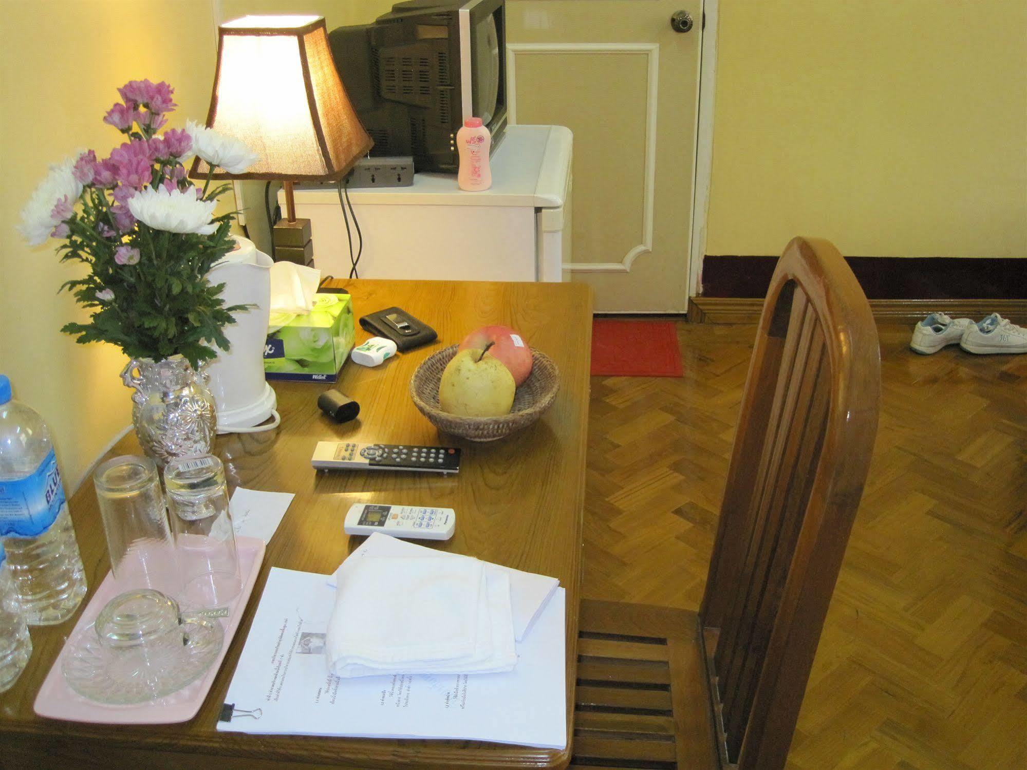 Golden Guest Inn Yangon Exterior photo