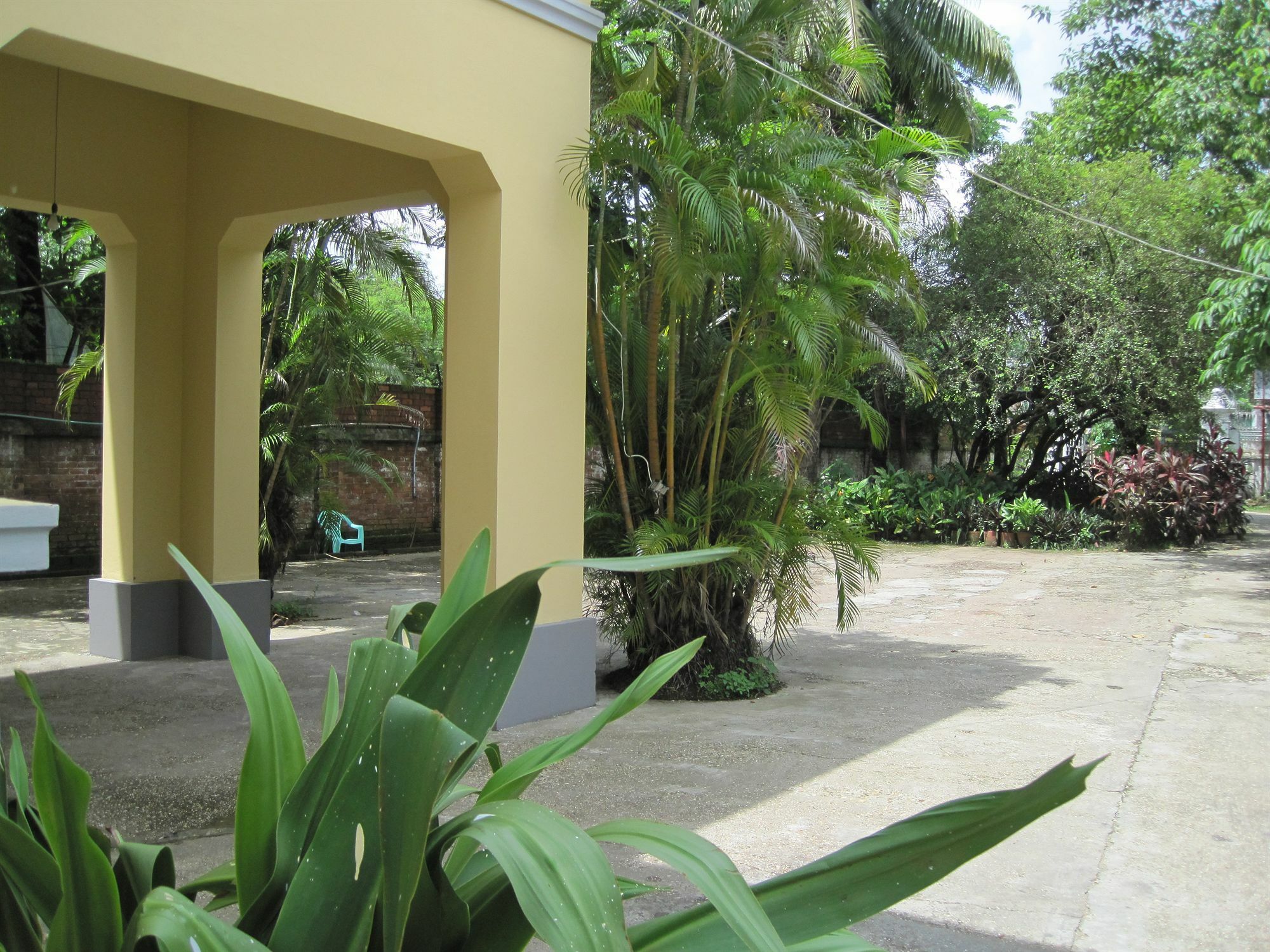 Golden Guest Inn Yangon Exterior photo